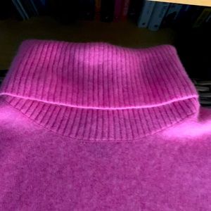 ‘Barbie pink’ cashmere sweater